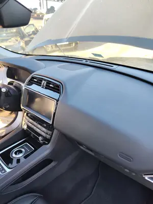 Foto de SALPICADERO JAGUAR F-PACE 3.0 V6 Diesel CAT (301 CV / 221 KW) referencia T4A3717PVJ foto 4