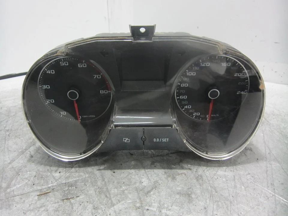 Foto de CUADRO INSTRUMENTOS SEAT IBIZA BERLINA (6J5) 1.4 16V (86 CV / 63 KW) referencia 6J0920805K