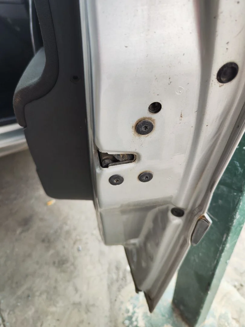 Foto de CERRADURA PUERTA TRASERA DERECHA RENAULT MEGANE II GRANDTOUR 1.5 dCi Diesel CAT (86 CV / 63 KW)