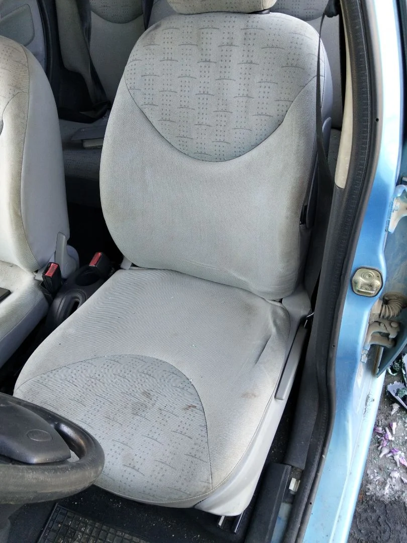 Foto de ASIENTO DELANTERO IZQUIERDO CITROEN C3 1.4 HDi (68 CV / 50 KW)