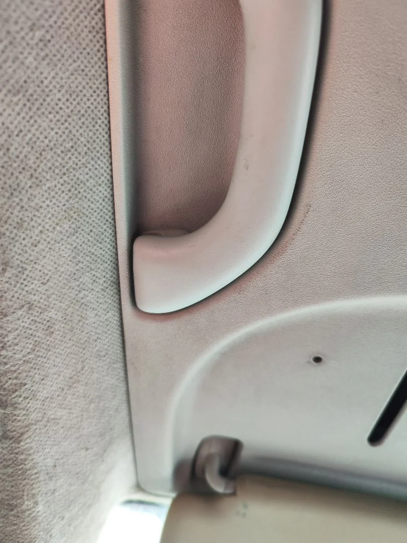 Foto de ASIDERO TECHO DELANTERO IZQUIERDO VOLKSWAGEN CADDY (2K)(02.2004) 1.9 TDI (BSU) (75 CV / 55 KW)
