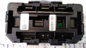 Foto de CAJA RELES / FUSIBLES BMW SERIE 3 BERLINA (F30N) 3.0 Turbodiesel (313 CV / 230 KW) referencia 6135938317801 foto 2