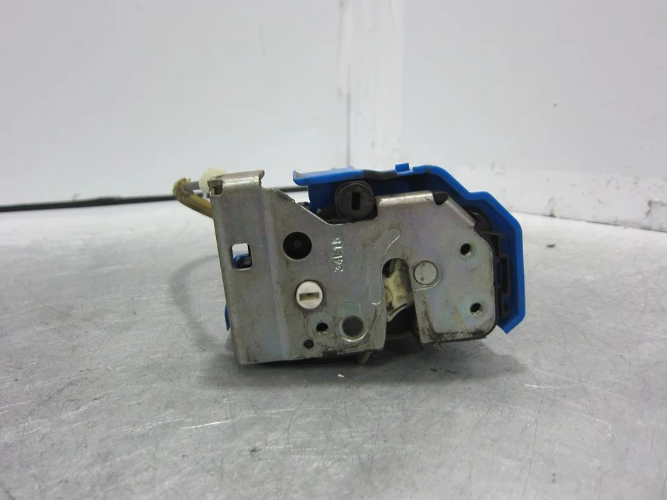 Foto de CERRADURA PUERTA TRASERA IZQUIERDA FIAT 500L (330) 1.3 16V JTD CAT (84 CV / 62 KW) referencia 520181250