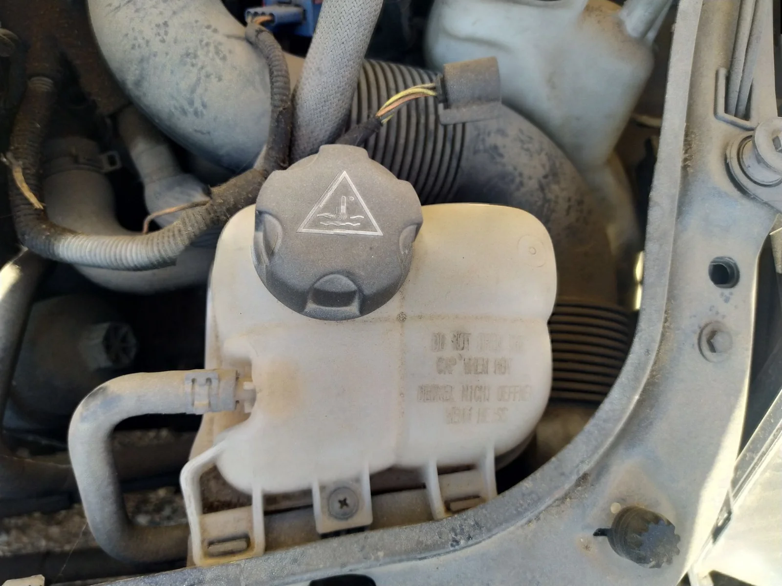 Foto de DEPOSITO EXPANSION MINI MINI (R56) 1.4 16V CAT (95 CV / 70 KW)