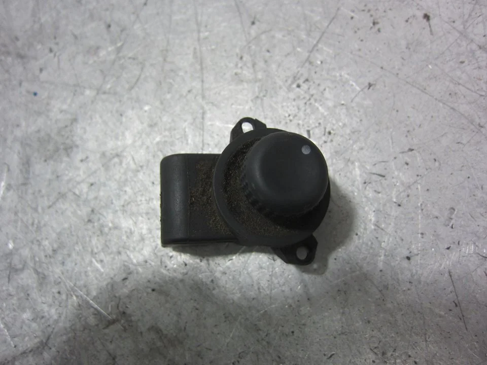 Foto de MANDO RETROVISOR RENAULT LAGUNA GRANDTOUR (K56) referencia 7700421406