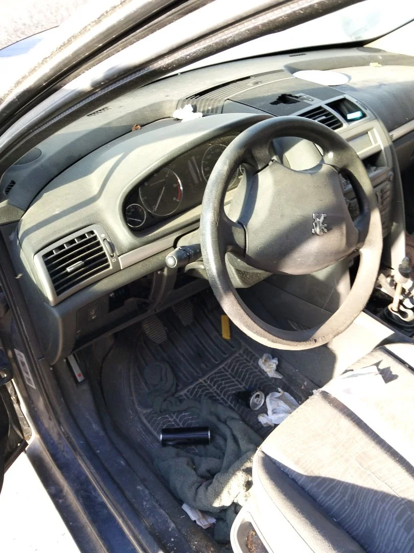 Foto de SALPICADERO PEUGEOT 407 1.6 HDi FAP CAT (9HZ / DV6TED4) (109 CV / 80 KW) referencia 8211HW