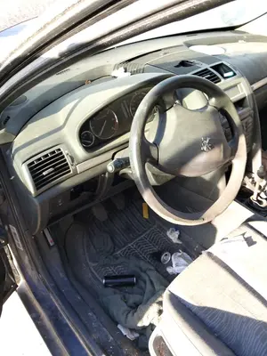 Foto de SALPICADERO PEUGEOT 407 1.6 HDi FAP CAT (9HZ / DV6TED4) (109 CV / 80 KW) referencia 8211HW