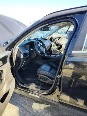 Foto de GOMAS CONTORNO PUERTA JAGUAR F-PACE 3.0 V6 Diesel CAT (301 CV / 221 KW) referencia HK8320708A