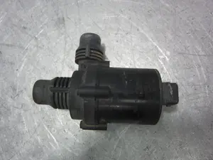 Foto de BOMBA AGUA BMW SERIE 7 (E65/E66) 3.0 Turbodiesel CAT (231 CV / 170 KW) referencia 70207803 foto 1