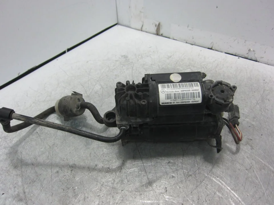 Foto de BOMBA SUSPENSION MERCEDES-BENZ CLASE S (BM 220) BERLINA 5.0 V8 24V CAT (306 CV / 225 KW) referencia 211320030401
