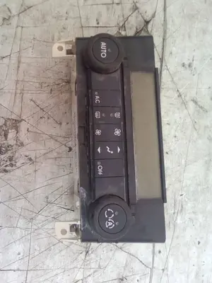 Foto de MANDO CALEFACCION / AIRE ACONDICIONADO RENAULT VEL SATIS (BJ0) 3.0 V6 dCi Turbodiesel CAT (177 CV / 130 KW) referencia 8200181132