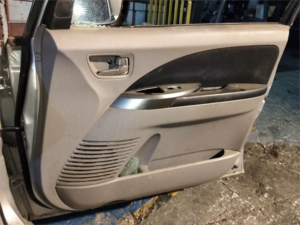 Foto de GUARNECIDO PUERTA DELANTERA DERECHA MITSUBISHI GRANDIS (NA0W)