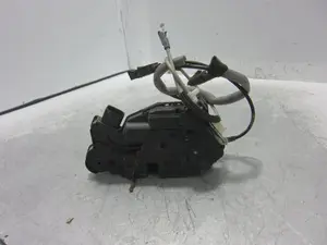 Foto de CERRADURA PUERTA TRASERA DERECHA SEAT IBIZA BERLINA (6J5) 1.2 TDI (75 CV / 55 KW) referencia 5N1837015C foto 6