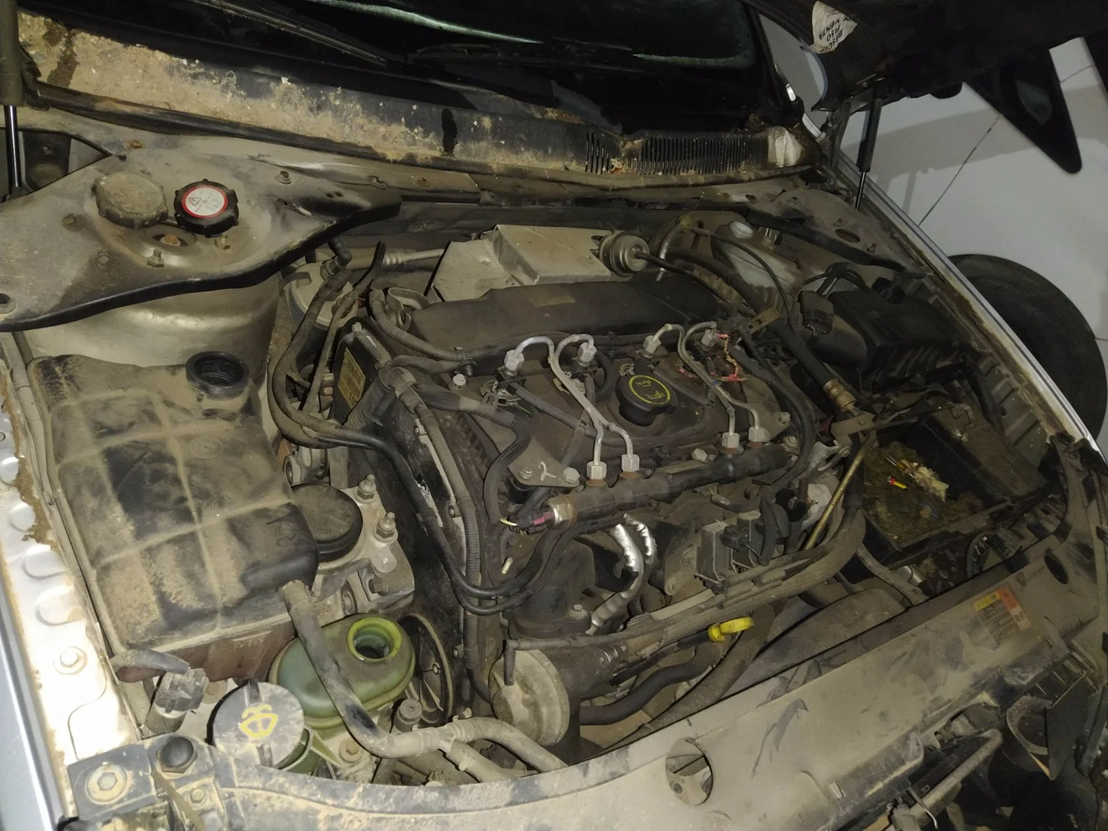 Foto de MOTOR COMPLETO FORD MONDEO BERLINA (GE) 2.0 TDCi CAT (131 CV / 96 KW) referencia 1701864