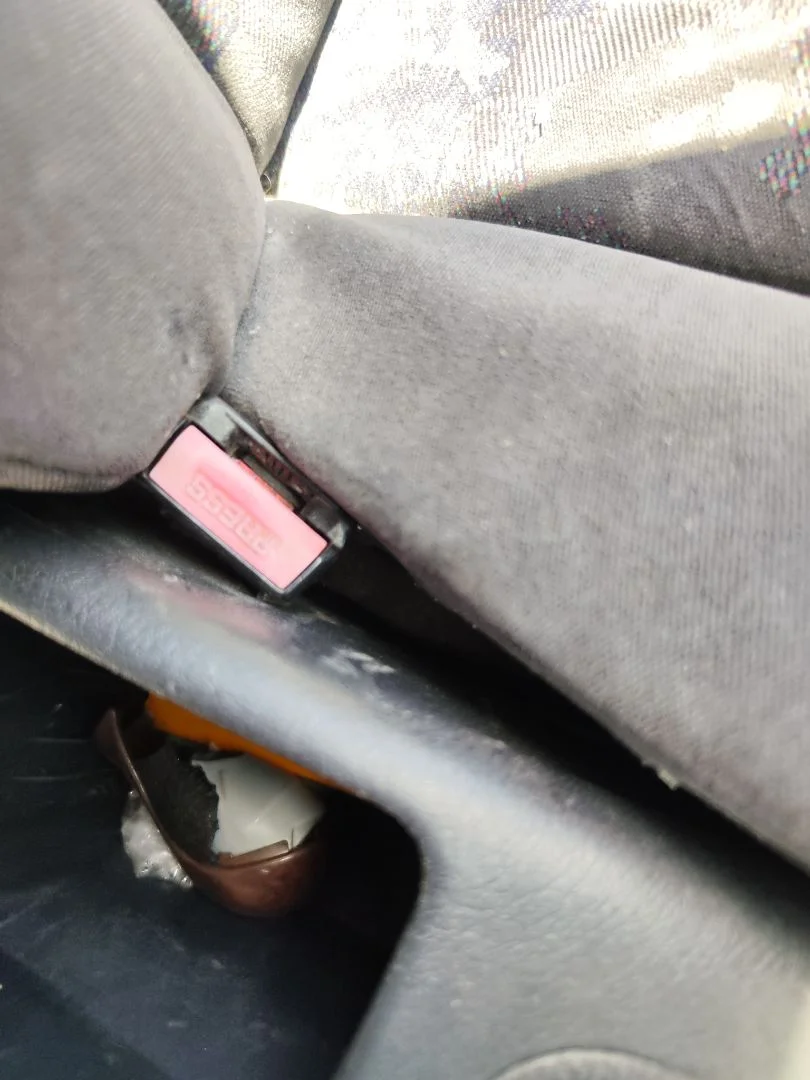 Foto de ENGANCHE CINTURON DELANTERO IZQUIERDO CITROEN XSARA BERLINA 2.0 HDi CAT (RHY / DW10TD) (90 CV / 66 KW)