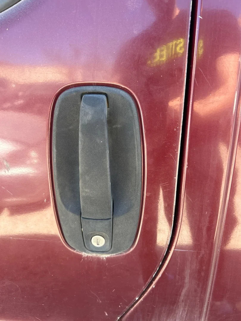 Foto de MANETA EXTERIOR DELANTERA IZQUIERDA RENAULT TRAFIC II COMBI 1.9 Diesel (101 CV / 74 KW) referencia 825002366R