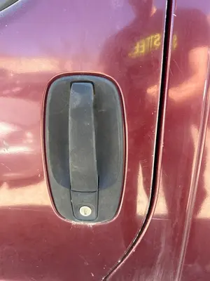 Foto de MANETA EXTERIOR DELANTERA IZQUIERDA RENAULT TRAFIC II COMBI 1.9 Diesel (101 CV / 74 KW) referencia 825002366R