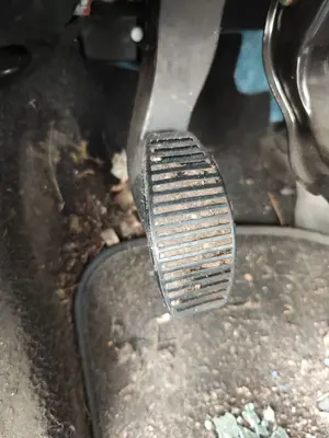 Foto de PEDAL EMBRAGUE FIAT 500 (150) BERLINA 1.2 CAT (69 CV / 51 KW)