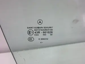 Foto de LUNA DELANTERA DERECHA MERCEDES-BENZ CLK (BM 209) CABRIO 3.2 V6 18V CAT (218 CV / 160 KW) referencia 43R001026 foto 2