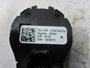 Foto de MANDO LUCES FIAT 500X (334) 1.0 CAT (120 CV / 88 KW) referencia 07357028980 foto 4
