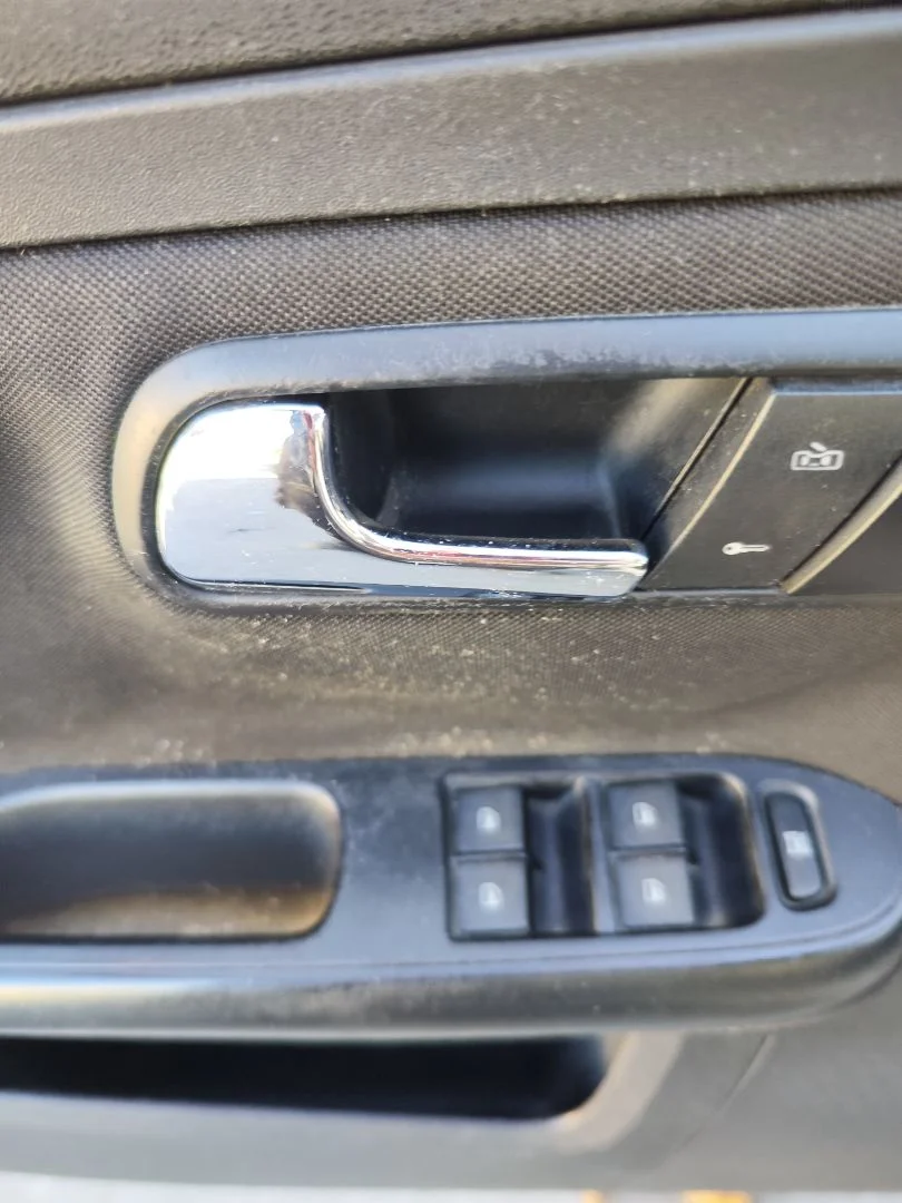 Foto de MANETA INTERIOR DELANTERA IZQUIERDA SEAT CORDOBA BERLINA (6L2) 1.9 TDI (131 CV / 96 KW) referencia 6L1837113C FKZ