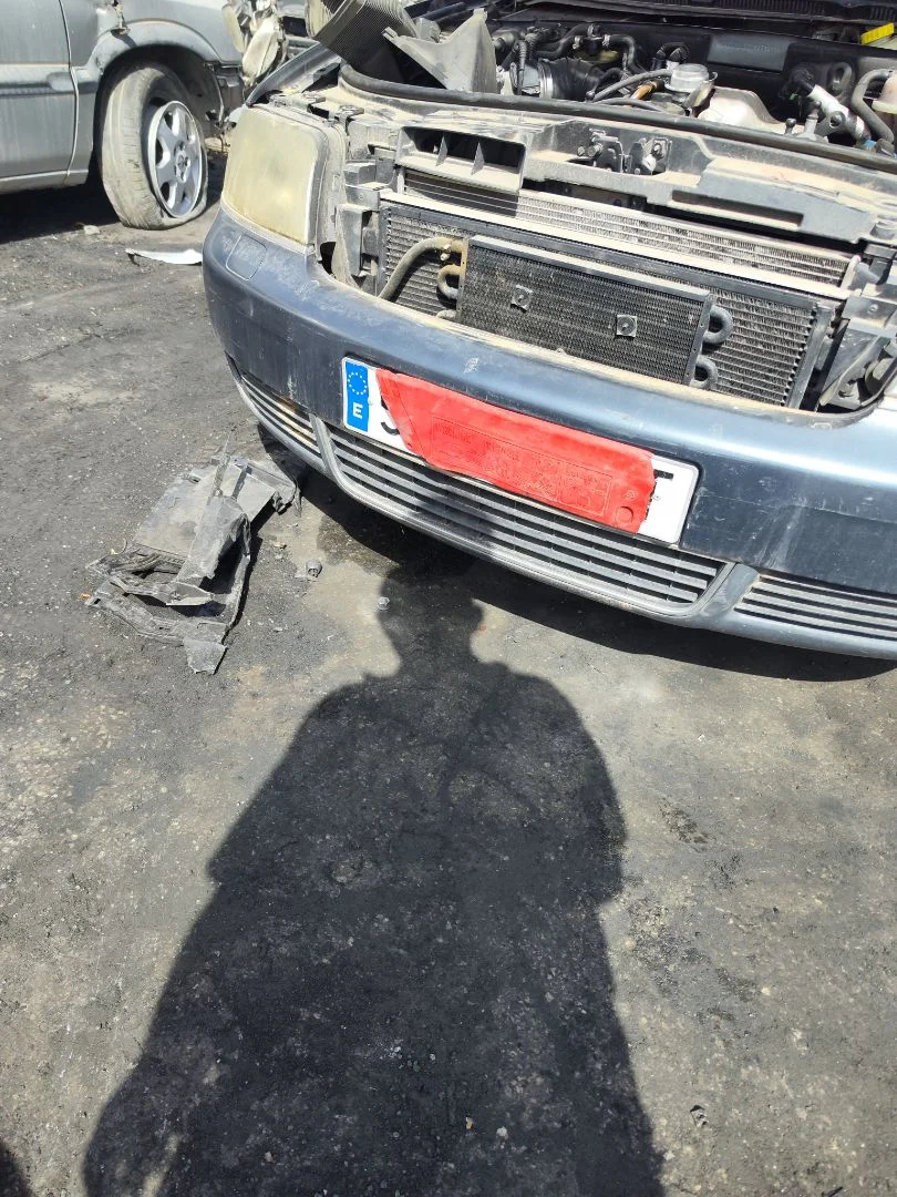 Foto de PARAGOLPES DELANTERO AUDI A6 BERLINA (4B2) 2.5 V6 24V TDI (180 CV / 132 KW)