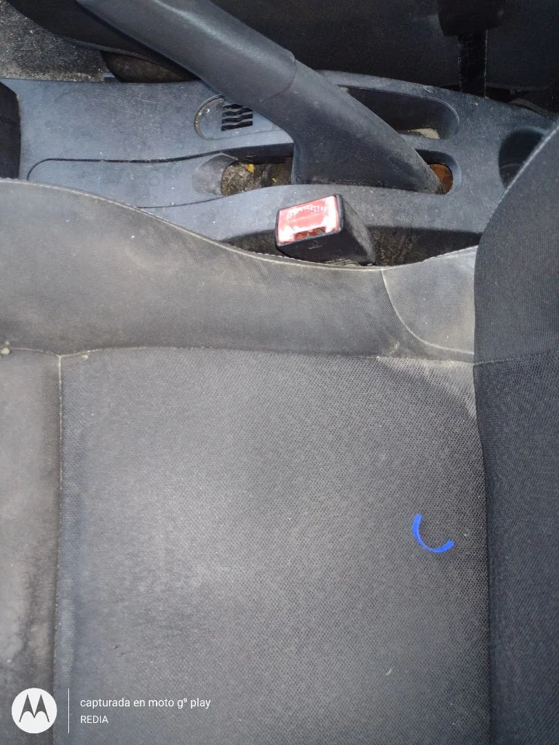 Foto de ENGANCHE CINTURON DELANTERO IZQUIERDO RENAULT CLIO III 1.2 16V (75 CV / 55 KW)