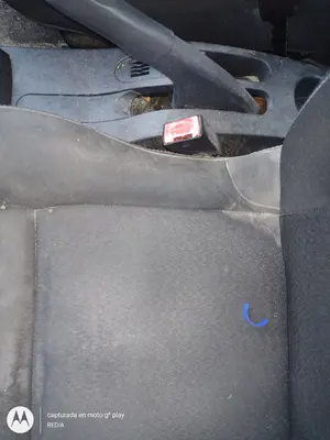 Foto de ENGANCHE CINTURON DELANTERO IZQUIERDO RENAULT CLIO III 1.2 16V (75 CV / 55 KW)