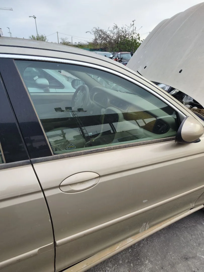 Foto de LUNA DELANTERA DERECHA JAGUAR X-TYPE 2.1 V6 24V CAT (156 CV / 115 KW)