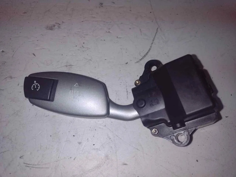 Foto de MANDO VOLANTE BMW SERIE 7 (E65/E66) 3.0 Turbodiesel CAT (231 CV / 170 KW) referencia 6959986F