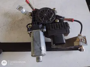 Foto de ELEVALUNAS DELANTERO DERECHO FORD MONDEO BERLINA (GE) 2.5 V6 24V CAT (170 CV / 125 KW) referencia 1S71F23200BX foto 4