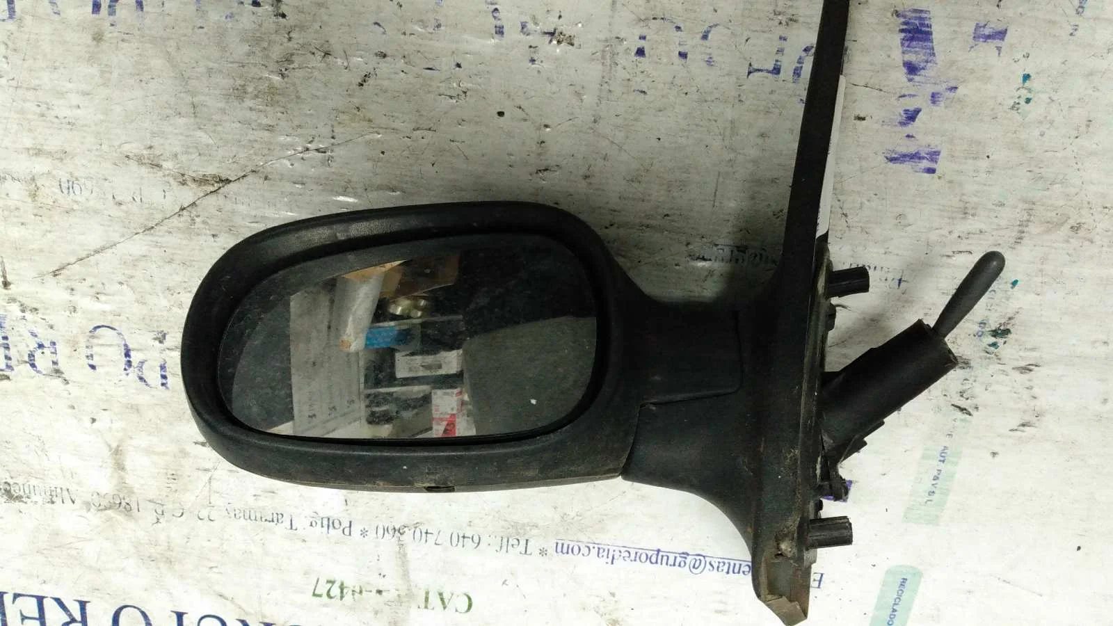 Foto de RETROVISOR IZQUIERDO RENAULT CLIO II FASE I (B/CB0) 1.4 16V (98 CV / 72 KW) referencia 1234300