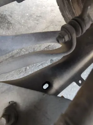 Foto de BRAZO SUSPENSION DELANTERO IZQUIERDO MERCEDES-BENZ VITO FURGÓN (447) 1.6 CDI CAT (114 CV / 84 KW) referencia A4473307500