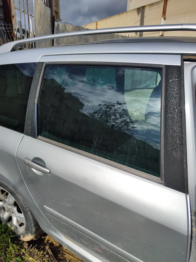 Foto de LUNA TRASERA DERECHA PEUGEOT 307 BREAK/ SW (S2) 2.0 16V HDi FAP CAT (RHR / DW10BTED4) (136 CV / 100 KW)