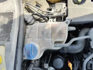 Foto de DEPOSITO EXPANSION VOLKSWAGEN PASSAT BERLINA (3B3) 1.9 TDI (131 CV / 96 KW) referencia 8D0121403L