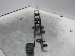 Foto de PEDAL FRENO RENAULT MEGANE II BERLINA 3P 1.9 dCi Diesel (120 CV / 88 KW) referencia 8200155982