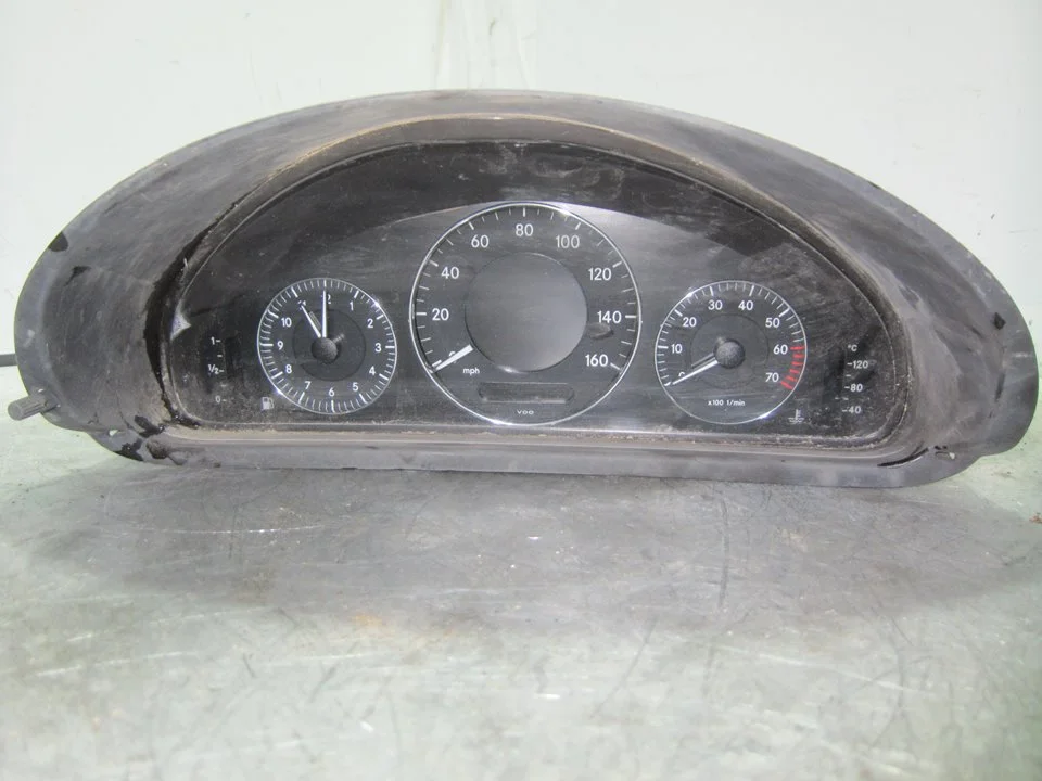 Foto de CUADRO INSTRUMENTOS MERCEDES-BENZ CLASE E (BM 211) BERLINA 2.2 CDI CAT (150 CV / 110 KW) referencia A2095407411