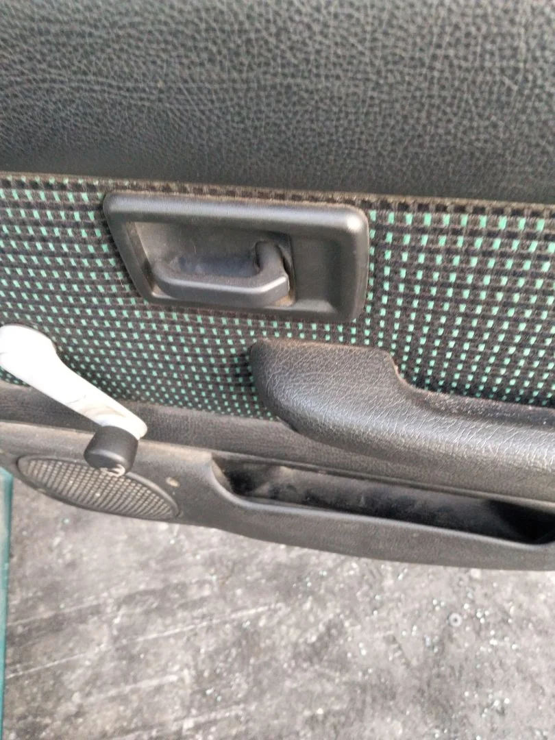 Foto de MANETA INTERIOR TRASERA DERECHA PEUGEOT 106 (S2) 1.1 (60 CV / 44 KW)