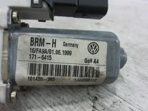 Foto de MOTOR ELEVALUNAS TRASERO IZQUIERDO VOLKSWAGEN GOLF IV BERLINA (1J1)(10.1997) 1.6 (101 CV / 74 KW) referencia 1J4959811C foto 4
