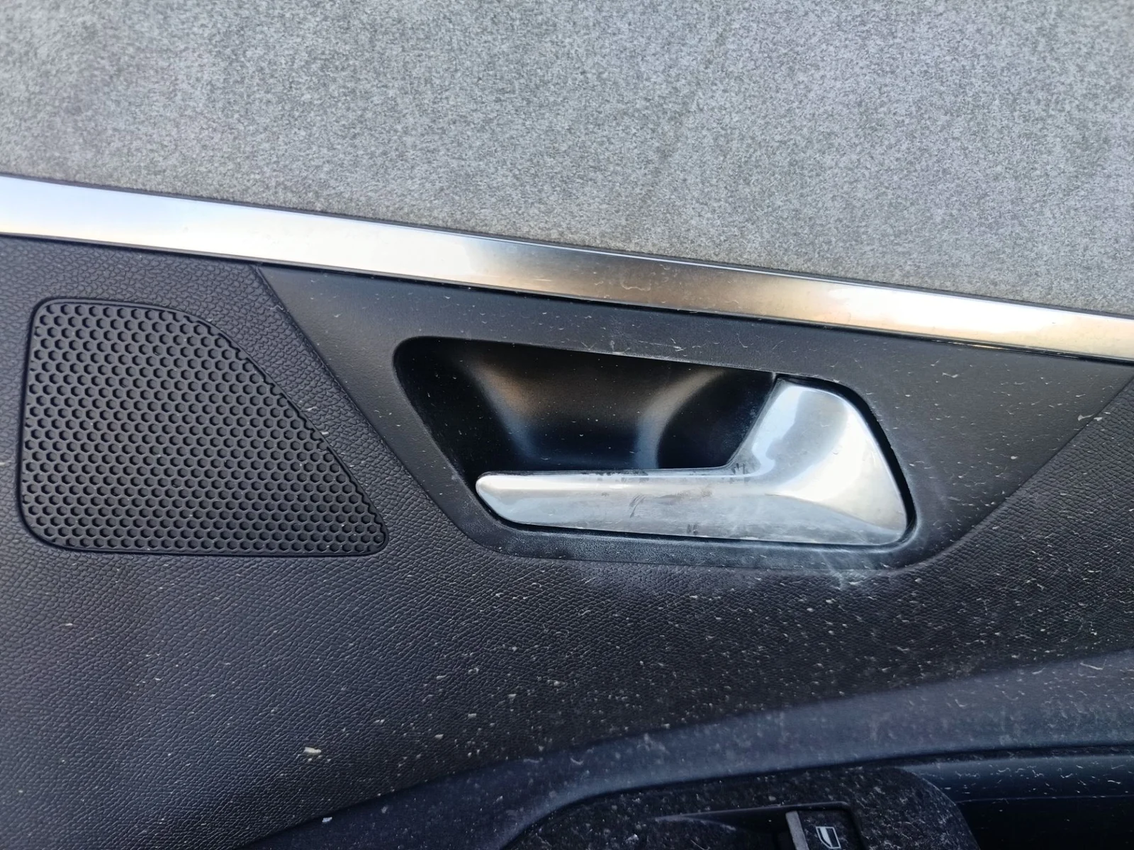 Foto de MANETA INTERIOR TRASERA DERECHA PEUGEOT 3008 1.5 Blue-HDI FAP (131 CV / 96 KW)