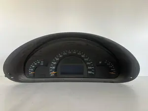 Foto de CUADRO INSTRUMENTOS MERCEDES-BENZ CLASE C (BM 203) BERLINA 2.2 CDI CAT (143 CV / 105 KW) referencia A2035401311