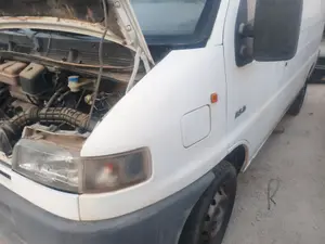 Foto de ALETA DELANTERA IZQUIERDA CITROEN JUMPER FURGÓN 2.5 Diesel (86 CV / 63 KW) referencia 7841E7