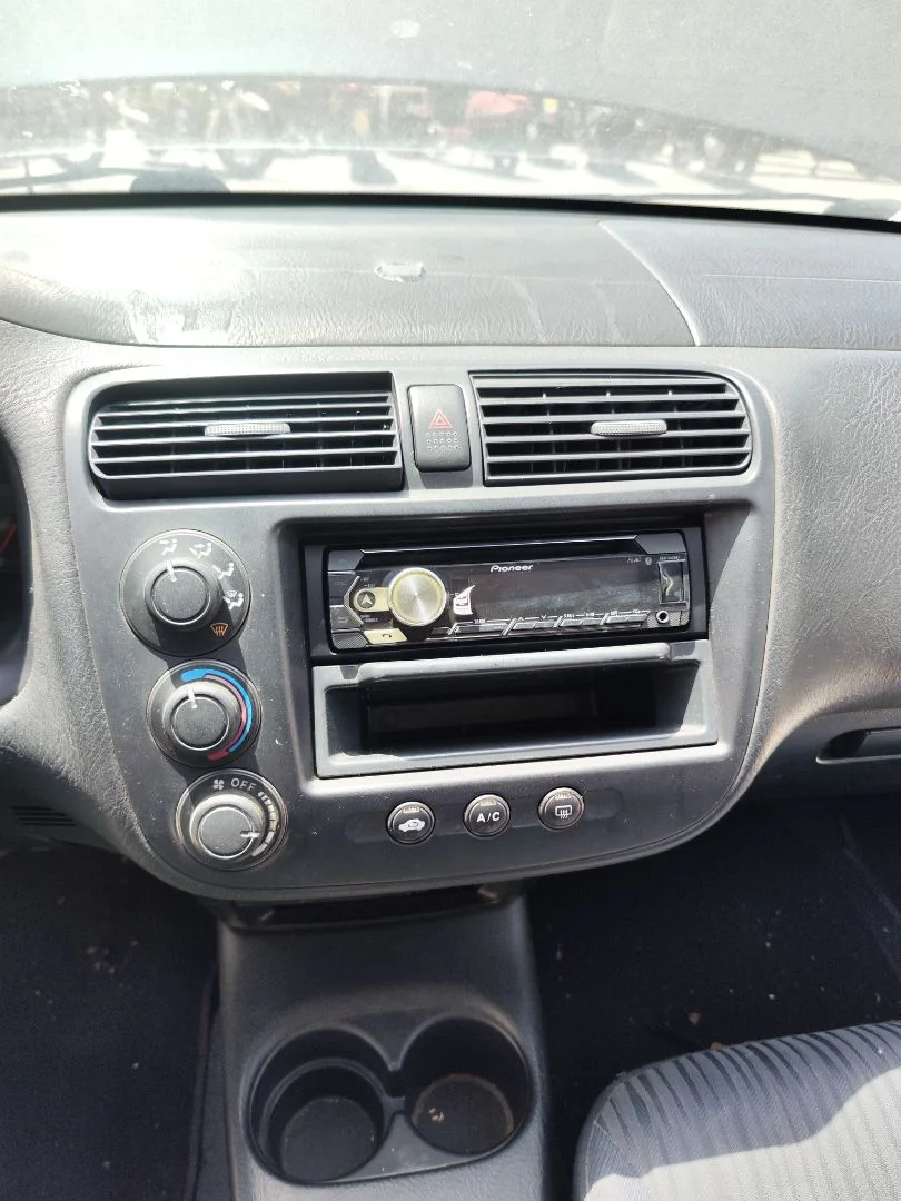 Foto de CONSOLA CENTRAL HONDA CIVIC AERODECK (MB/MC) 1.6 CAT (D 16 B 2) (116 CV / 85 KW)