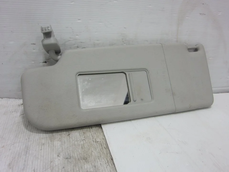 Foto de PARASOL DERECHO SEAT LEON (1P1) 1.6 TDI (105 CV / 77 KW) referencia 5P0857552D
