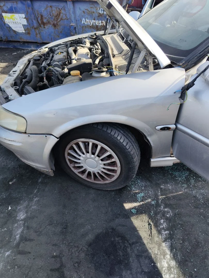 Foto de ALETA DELANTERA IZQUIERDA OPEL VECTRA B BERLINA 2.0 DTI (101 CV / 74 KW) referencia 24410146