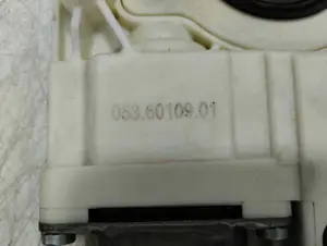Foto de MOTOR ELEVALUNAS DELANTERO DERECHO CITROEN C4 BERLINA referencia 0536010901 foto 4