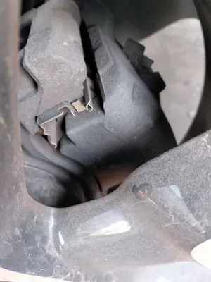Foto de PINZA DE FRENO DELANTERA DERECHA CITROEN C4 CACTUS 1.2 12V VTi (82 CV / 60 KW) referencia 1608691080