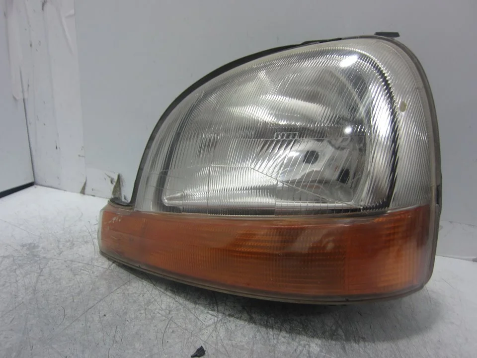 Foto de FARO IZQUIERDO RENAULT KANGOO I (F/KC0) 1.9 dCi Diesel CAT (80 CV / 59 KW) referencia 88204974