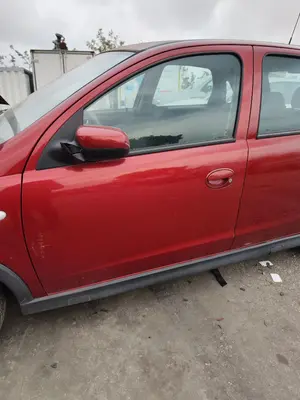 Foto de PUERTA DELANTERA IZQUIERDA OPEL CORSA C 1.7 16V DI CAT (Y 17 DTL / LK8) (65 CV / 48 KW) referencia 13114683 foto 2