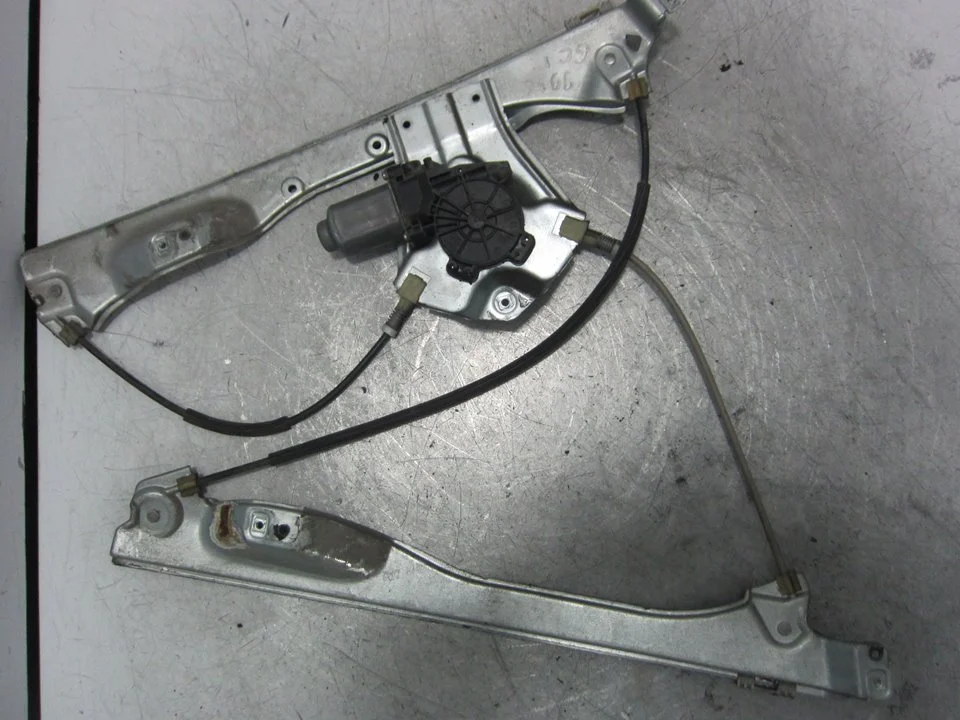Foto de ELEVALUNAS DELANTERO DERECHO RENAULT CLIO III 1.5 dCi Diesel (68 CV / 50 KW) referencia 8200281147